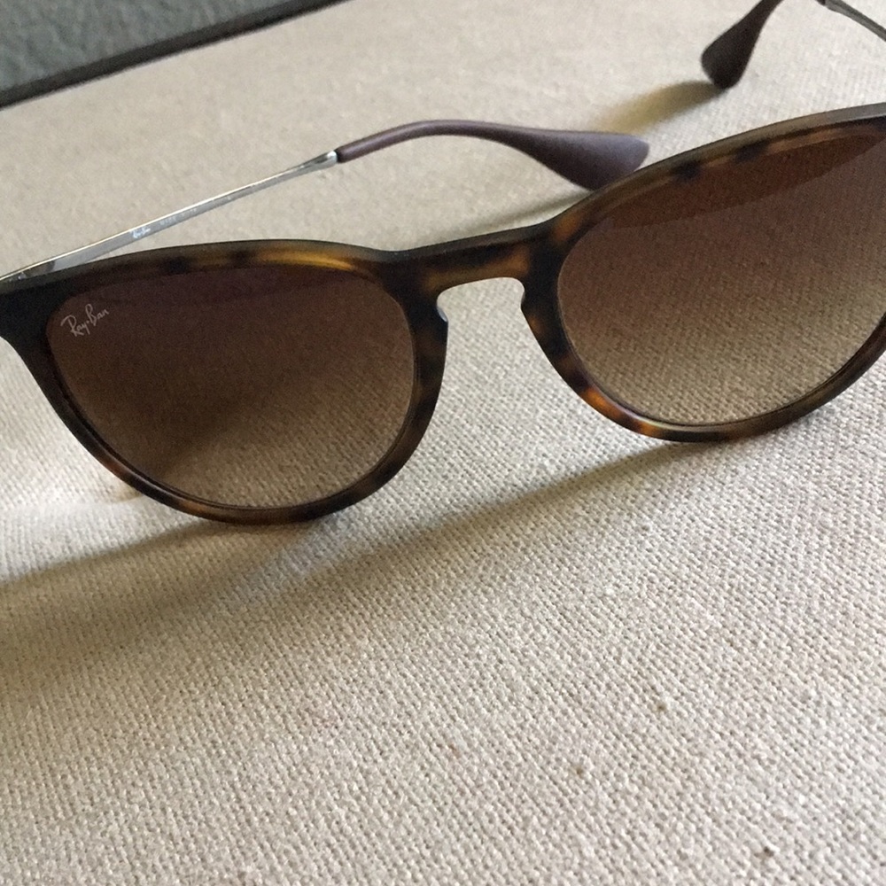 Ray-Ban 😎